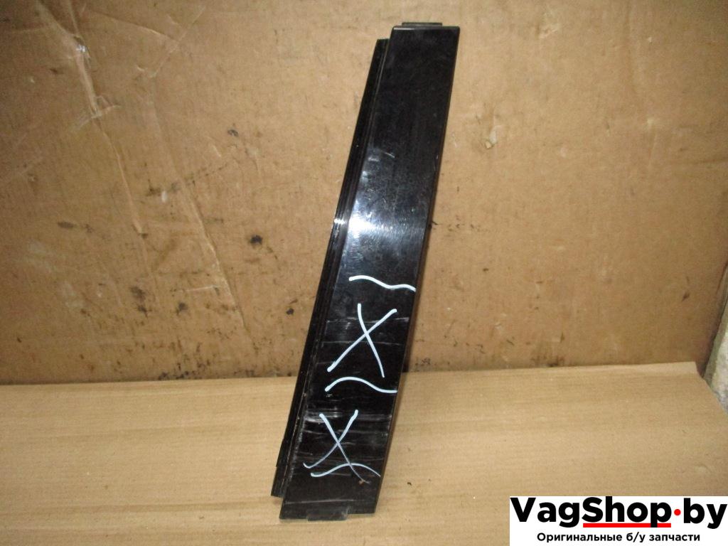 молдинг (накладка кузовная) Volkswagen Golf 6 поколение 2012, 1.6 л., TDi, CAY, дизель, МКПП, красный, хетчбэк 5 дв., передний привод, 5K6839901B - фото №1