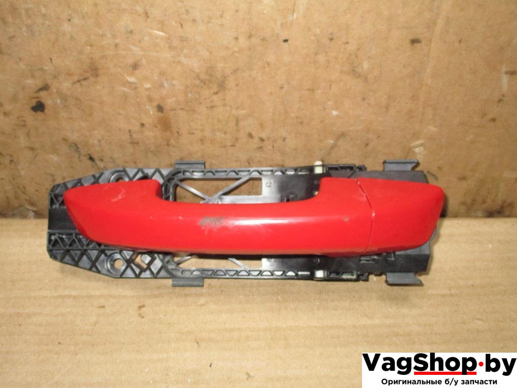 ручка наружная задняя левая Volkswagen Golf 6 поколение 2012, 1.6 л., TDi, CAY, дизель, МКПП, красный, хетчбэк 5 дв., передний привод - фото №1