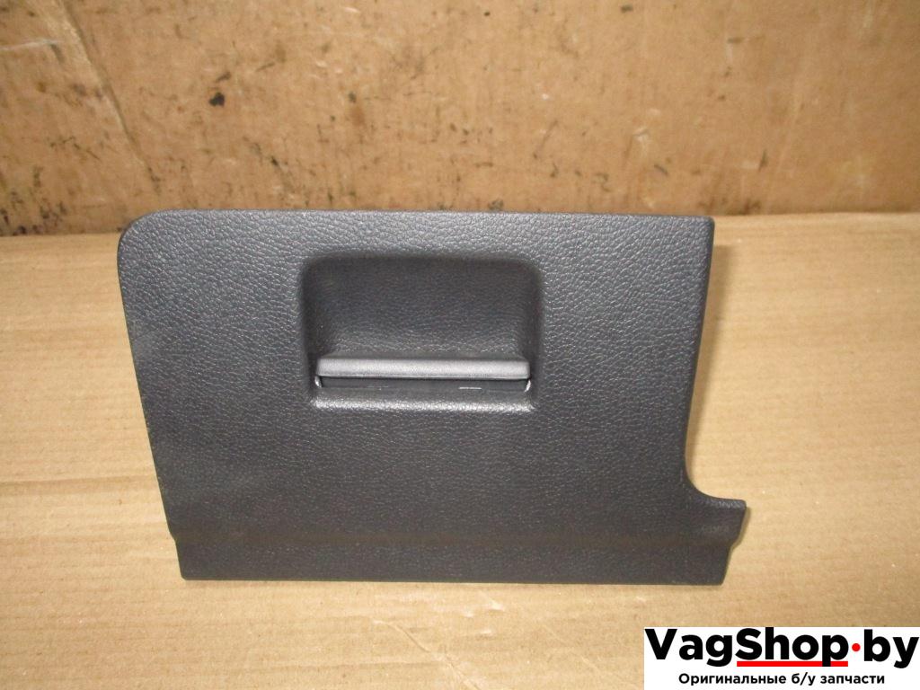 бардачок Volkswagen Golf 6 поколение 2012, 1.6 л., TDi, CAY, дизель, МКПП, красный, хетчбэк 5 дв., передний привод, 5K1857919D - фото №1