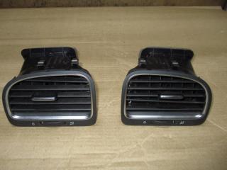 дефлектор обдува салона Volkswagen Golf 6 поколение 2012, 1.6 л., TDi, CAY, дизель, МКПП, красный, хетчбэк 5 дв., передний привод, 5K0819703K, 5K0819709D, 5K0819704K, 5K0819710D