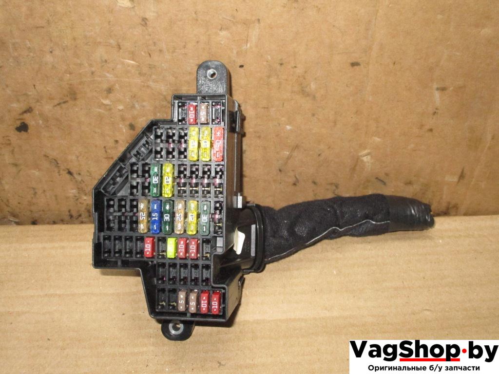 блок предохранителей Volkswagen Golf 6 поколение 2012, 1.6 л., TDi, CAY, дизель, МКПП, красный, хетчбэк 5 дв., передний привод - фото №1