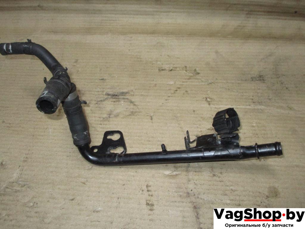 трубка охлаждающей жидкости Audi Q7 4L 2008, 3.6 л., FSI, BHK, бензин, АКПП, черный, внедорожник 5 дв., полный привод, 03H121065C - фото №1
