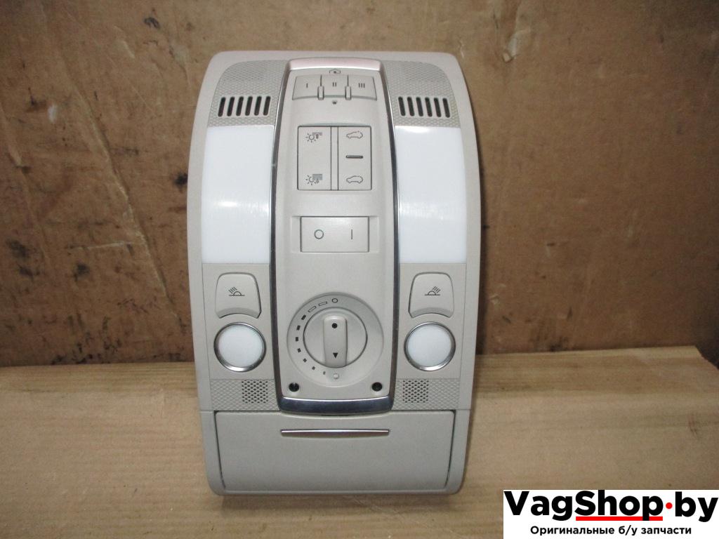 фонарь салона (плафон) Audi Q7 4L 2008, 3.6 л., FSI, BHK, бензин, АКПП, черный, внедорожник 5 дв., полный привод, 4L0947135M - фото №1