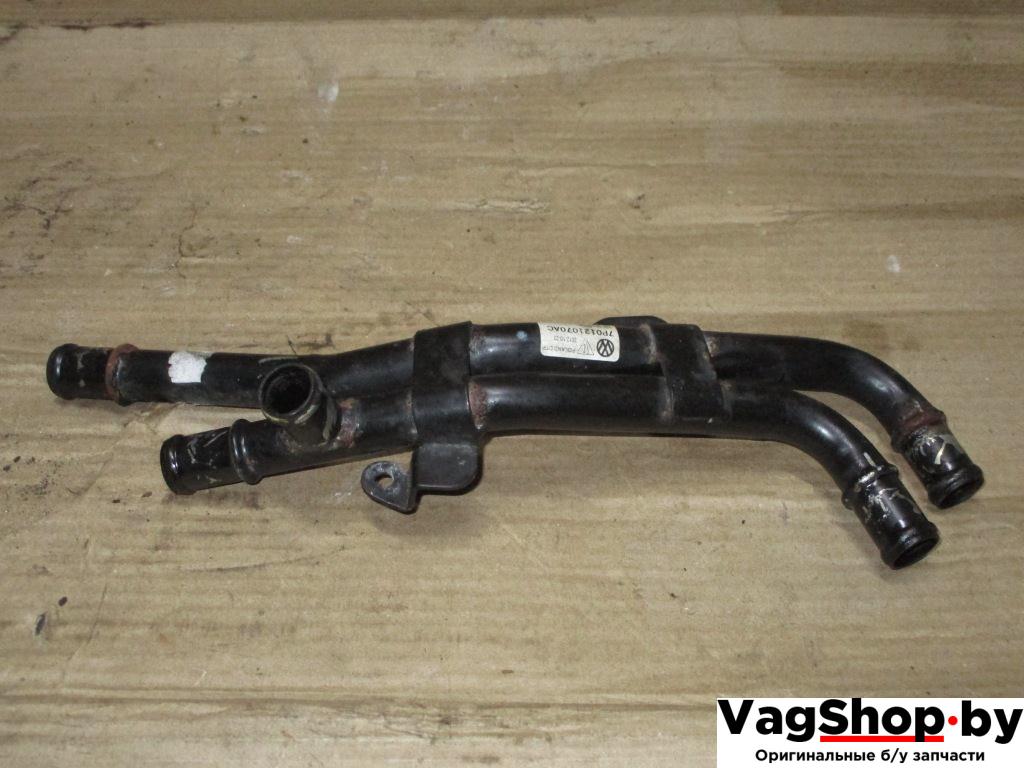 трубка охлаждающей жидкости Volkswagen Touareg 2 поколение 2013, 3.6 л., FSI, CGR, бензин, АКПП, серый, внедорожник 5 дв., полный привод, 7P0121070AC - фото №1