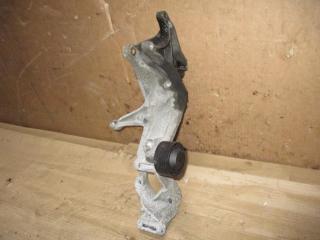 кронштейн двигателя Volkswagen Touareg 2 поколение 2013, 3.6 л., FSI, CGR, бензин, АКПП, серый, внедорожник 5 дв., полный привод, 03H260087E