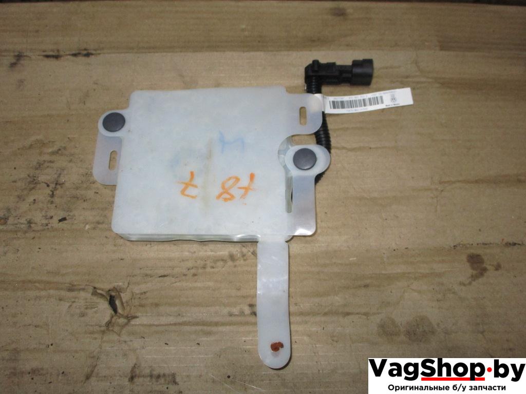 датчик (прочие) Volkswagen Touareg 2 поколение 2013, 3.6 л., FSI, CGR, бензин, АКПП, серый, внедорожник 5 дв., полный привод, 8T0963533E - фото №1