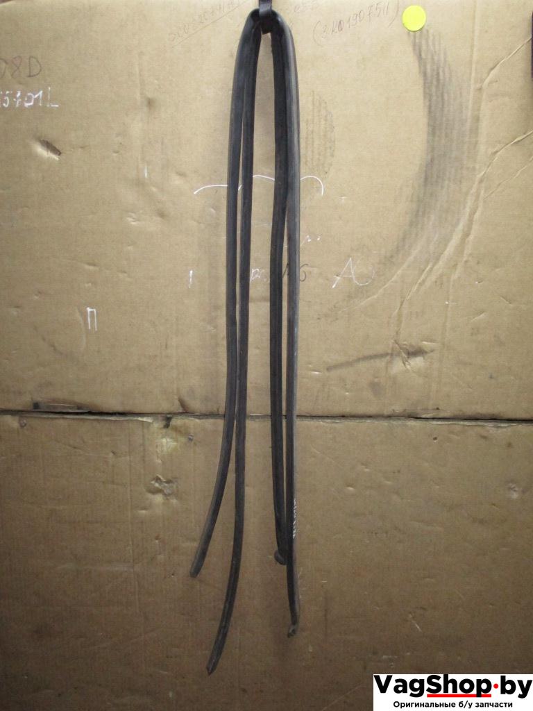 уплотнитель Volkswagen Touareg 2 поколение 2013, 3.6 л., FSI, CGR, бензин, АКПП, серый, внедорожник 5 дв., полный привод, 7P6837119A, 7P6837120A - фото №1