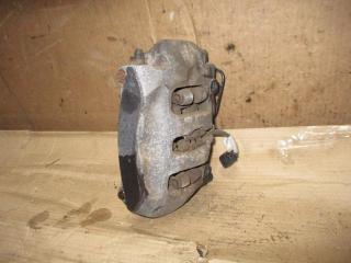 суппорт задний правый Volkswagen Touareg 2 поколение 2013, 3.6 л., FSI, CGR, бензин, АКПП, серый, внедорожник 5 дв., полный привод, 7P6615404M