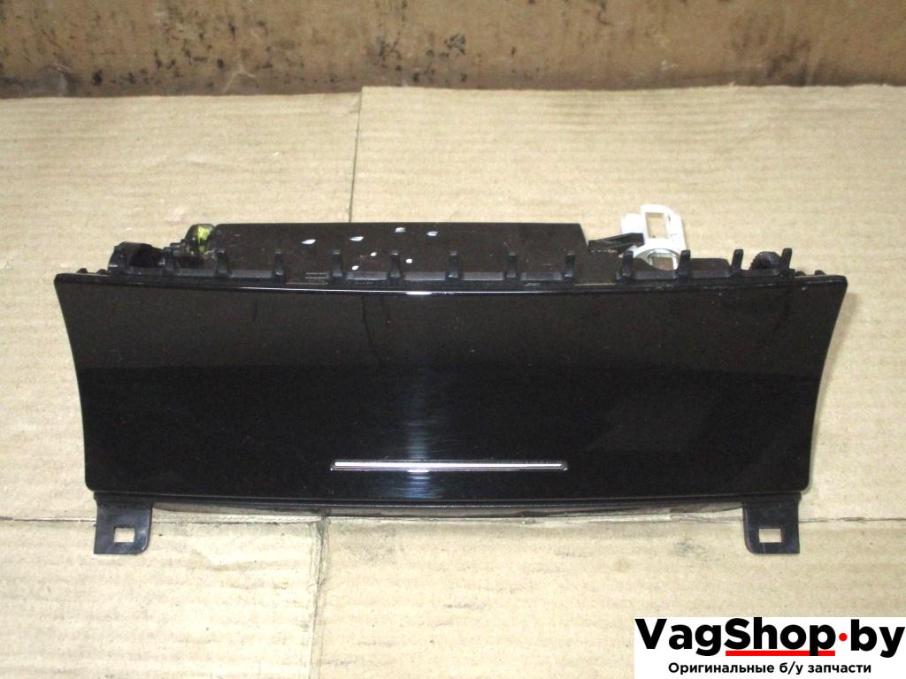 пепельница Volkswagen Touareg 2 поколение 2013, 3.6 л., FSI, CGR, бензин, АКПП, серый, внедорожник 5 дв., полный привод, 7P1863071 - фото №1