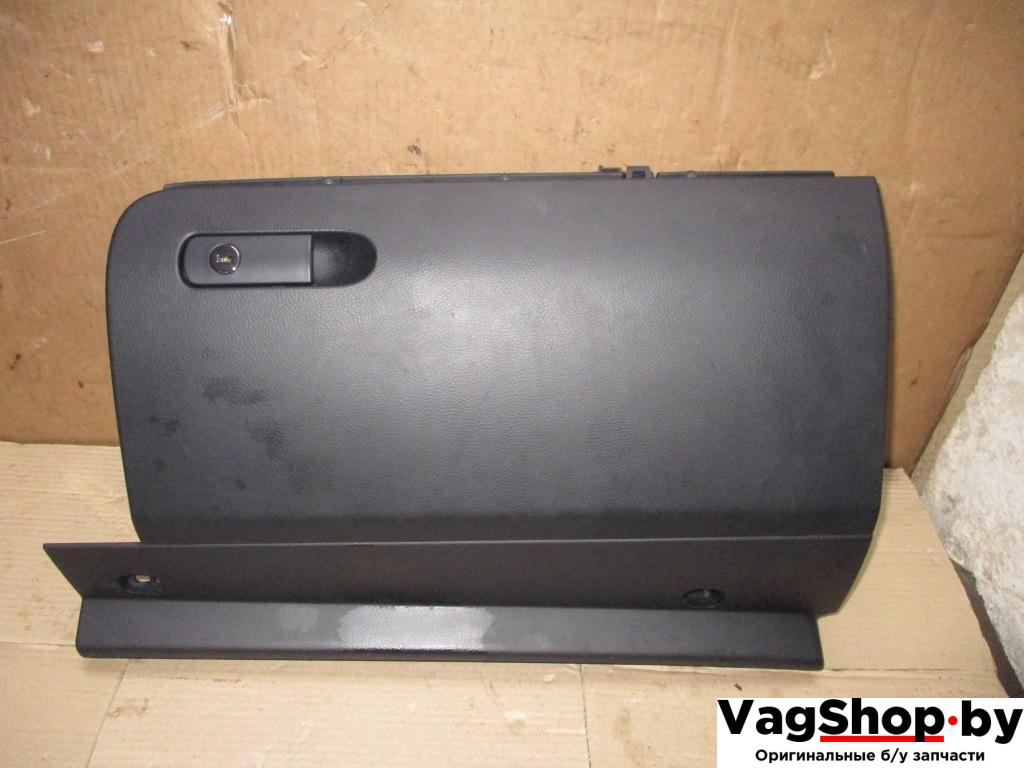бардачок Volkswagen Touareg 2 поколение 2013, 3.6 л., FSI, CGR, бензин, АКПП, серый, внедорожник 5 дв., полный привод, 7P1857097AF - фото №1