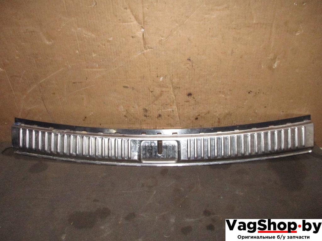 накладка внутренняя на заднюю панель кузова Volkswagen Touareg 2 поколение 2013, 3.6 л., FSI, CGR, бензин, АКПП, серый, внедорожник 5 дв., полный привод, 7P0863459E - фото №1