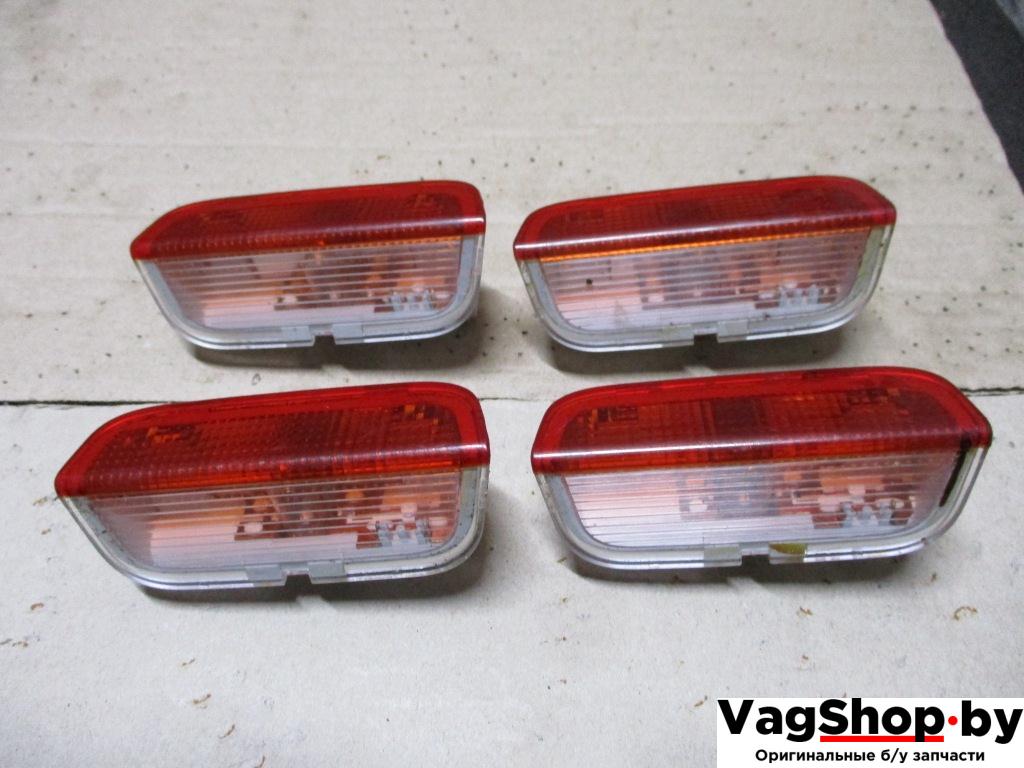 фонарь салона (плафон) Volkswagen Touareg 2 поколение 2013, 3.6 л., FSI, CGR, бензин, АКПП, серый, внедорожник 5 дв., полный привод, 1K0947411C - фото №1