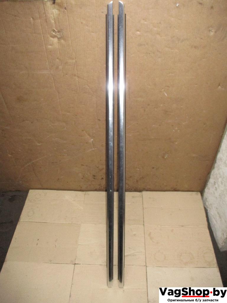 уплотнитель Volkswagen Touareg 2 поколение 2013, 3.6 л., FSI, CGR, бензин, АКПП, серый, внедорожник 5 дв., полный привод, 7P0837477F, 7P0837478F - фото №1