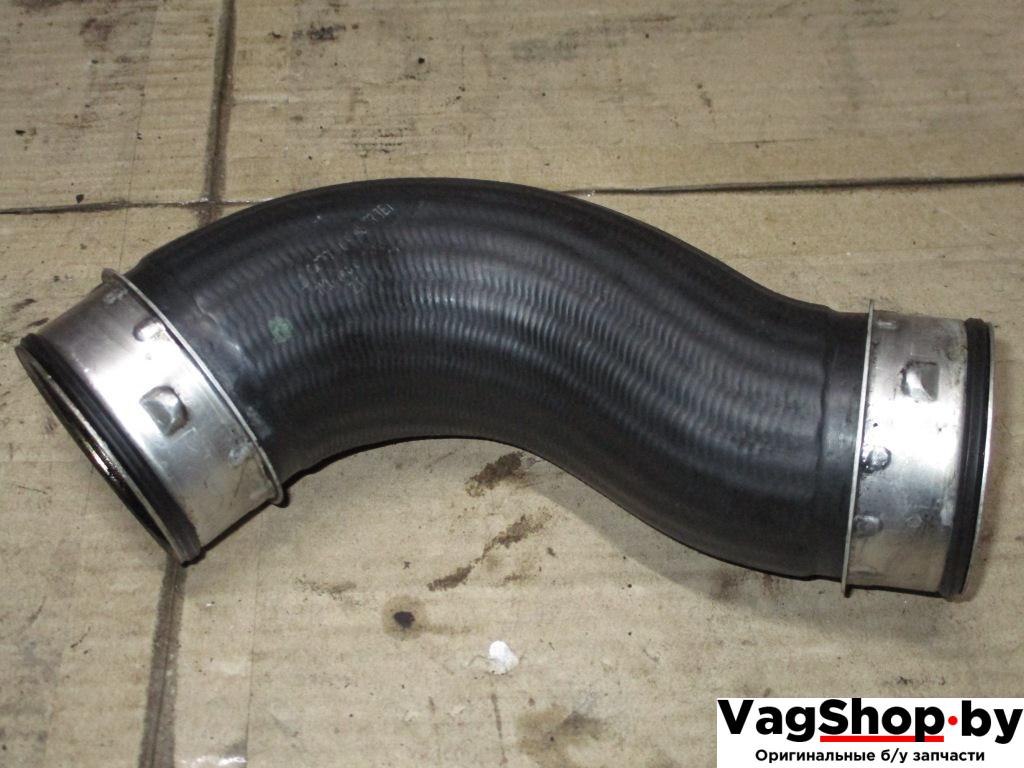 патрубок интеркулера Volkswagen Golf Plus 1 поколение 2006, 2.0 л., TDi, BKD, дизель, МКПП, черный, хетчбэк 5 дв., передний привод, 1K0145838D - фото №1