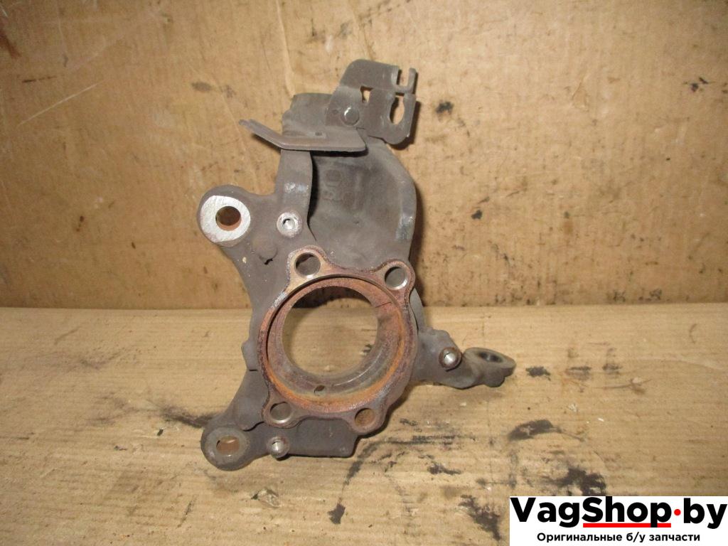 кулак поворотный левый Volkswagen Golf Plus 1 поколение 2006, 2.0 л., TDi, BKD, дизель, МКПП, черный, хетчбэк 5 дв., передний привод - фото №1