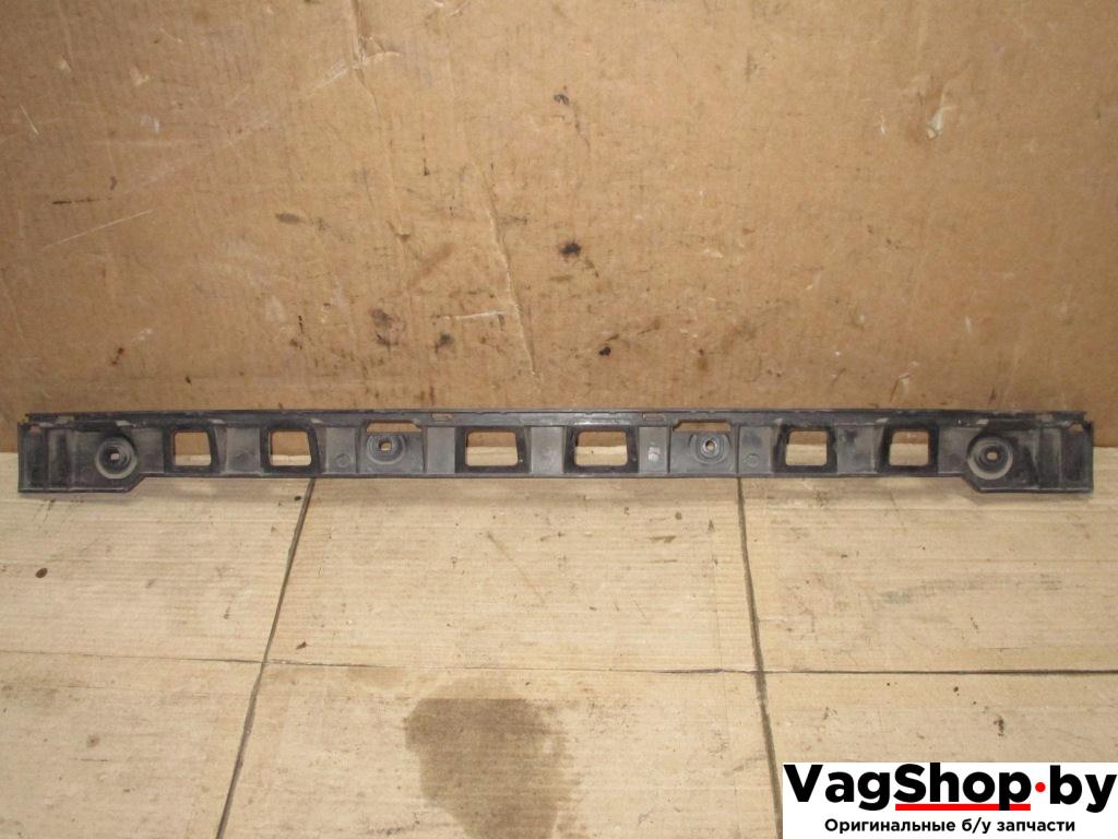 Крепление бампера заднего Volkswagen Golf Plus 1 поколение 2006, 2.0 л., TDi, BKD, дизель, МКПП, черный, хетчбэк 5 дв., передний привод, 5M0807863 - фото №1