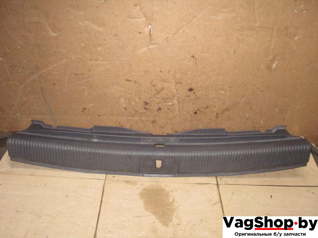 накладка внутренняя на заднюю панель кузова Volkswagen Golf Plus 1 поколение 2006, 2.0 л., TDi, BKD, дизель, МКПП, черный, хетчбэк 5 дв., передний привод, 5M0863459C - фото №1