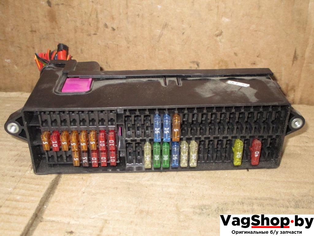 блок предохранителей Volkswagen Golf Plus 1 поколение 2006, 2.0 л., TDi, BKD, дизель, МКПП, черный, хетчбэк 5 дв., передний привод - фото №1
