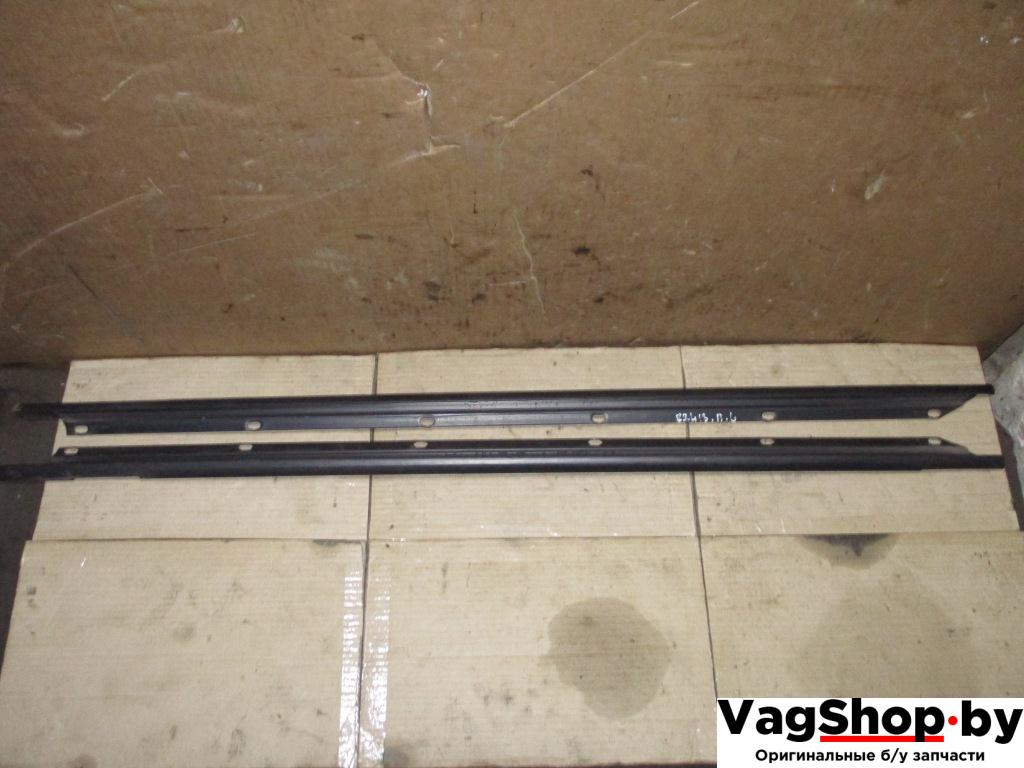 уплотнитель Volkswagen Golf Plus 1 поколение 2006, 2.0 л., TDi, BKD, дизель, МКПП, черный, хетчбэк 5 дв., передний привод, 5M0837477, 5M0837478 - фото №1