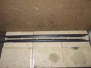 уплотнитель Volkswagen Golf Plus 1 поколение 2006, 2.0 л., TDi, BKD, дизель, МКПП, черный, хетчбэк 5 дв., передний привод, 5M0837477, 5M0837478