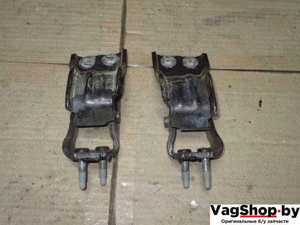петля крышки багажника Volkswagen Passat B6 2007, 2.0 л., TDi, BMP, дизель, МКПП, черный, универсал, полный привод, 3C9827301D, 3C9827302D - фото №1