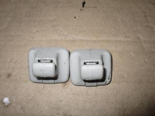 Крепление (крючок) солнцезащитного козырька Volkswagen Passat B6 2007, 2.0 л., TDi, BMP, дизель, МКПП, черный, универсал, полный привод, 1K0857561B