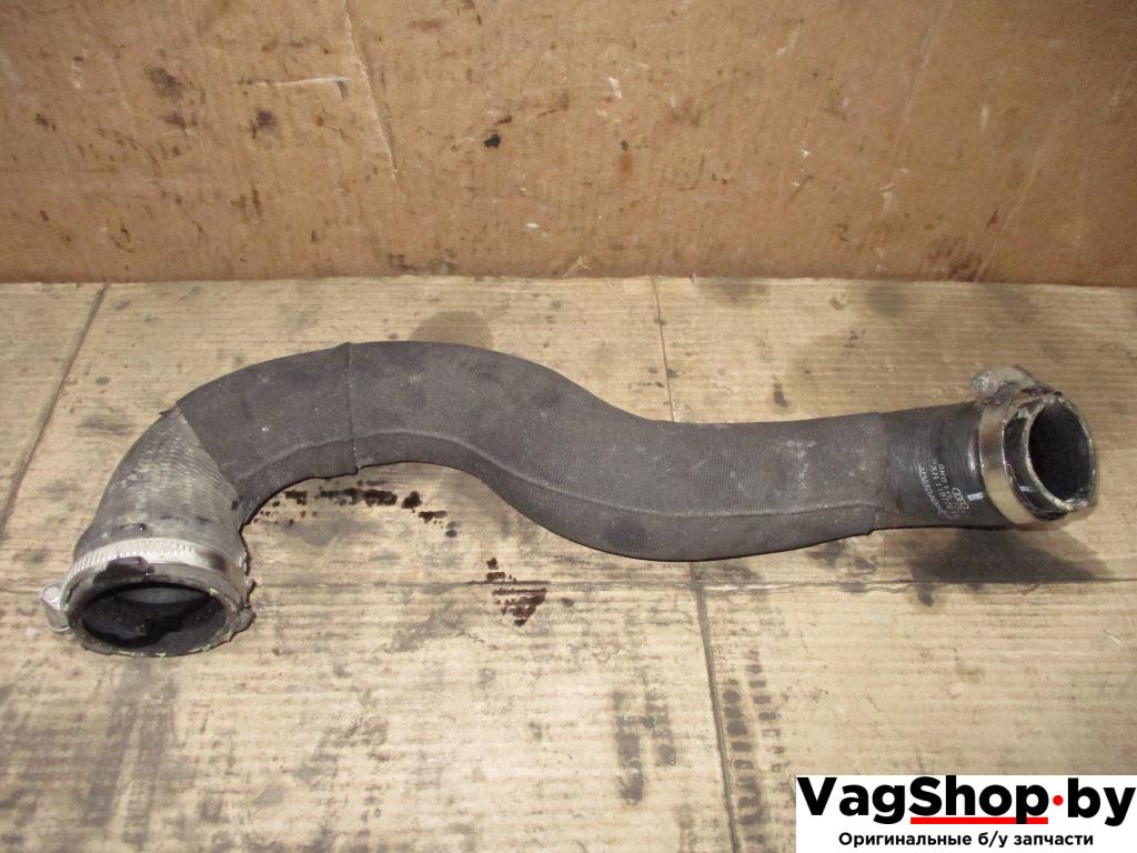 патрубок интеркулера Audi A4 B8/8K 2009, 1.8 л., TFSI, CDH, бензин, МКПП, черный, седан, передний привод, 8K0145738M - фото №1
