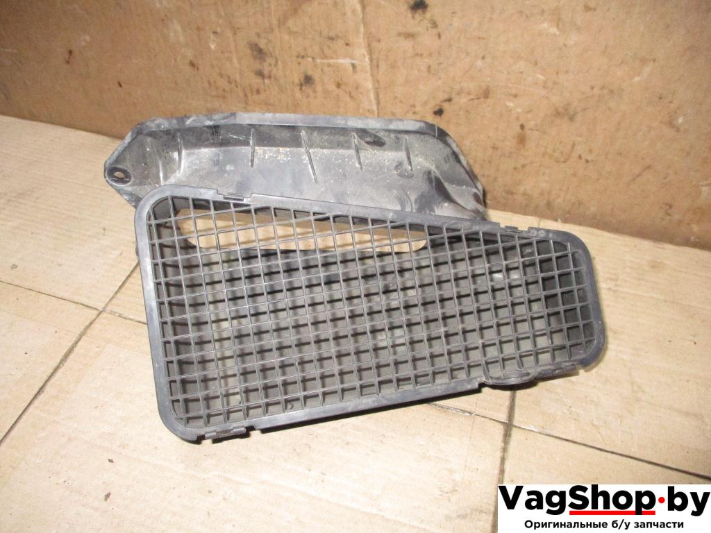 воздухозаборник Audi A4 B8/8K 2009, 1.8 л., TFSI, CDH, бензин, МКПП, черный, седан, передний привод, 8K1819904A - фото №1