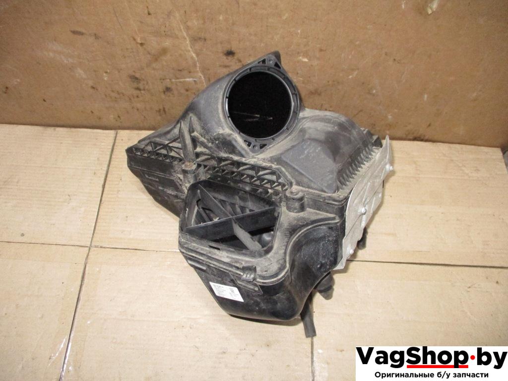 корпус воздушного фильтра Audi A4 B8/8K 2009, 1.8 л., TFSI, CDH, бензин, МКПП, черный, седан, передний привод, 8K0133835AC - фото №1