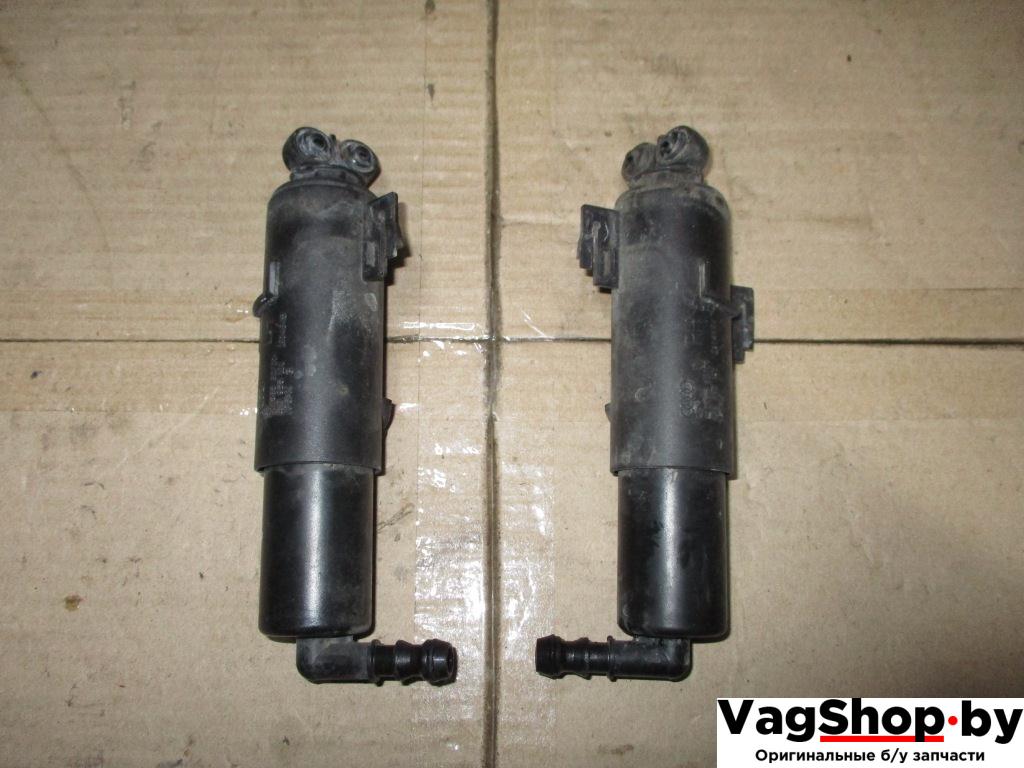форсунка омывателя фары Audi A4 B8/8K 2009, 1.8 л., TFSI, CDH, бензин, МКПП, черный, седан, передний привод, 8K0955102 - фото №1