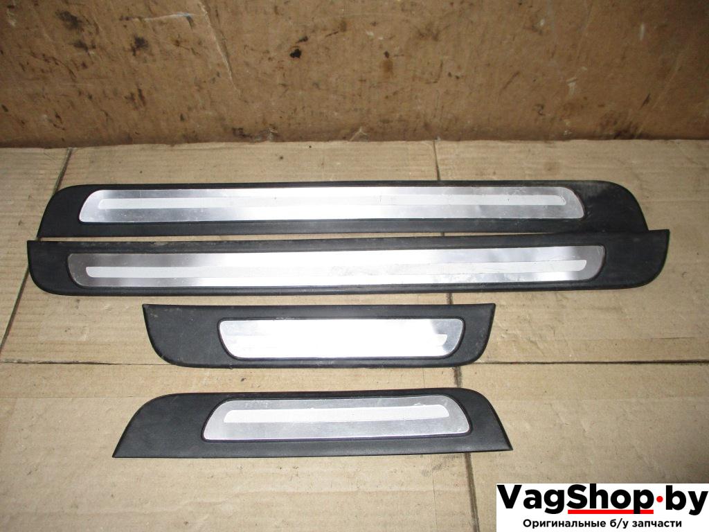 накладка на порог Audi A4 B8/8K 2009, 1.8 л., TFSI, CDH, бензин, МКПП, черный, седан, передний привод, 8K0853373, 8K0853374, 8K0853375, 8K0853376 - фото №1