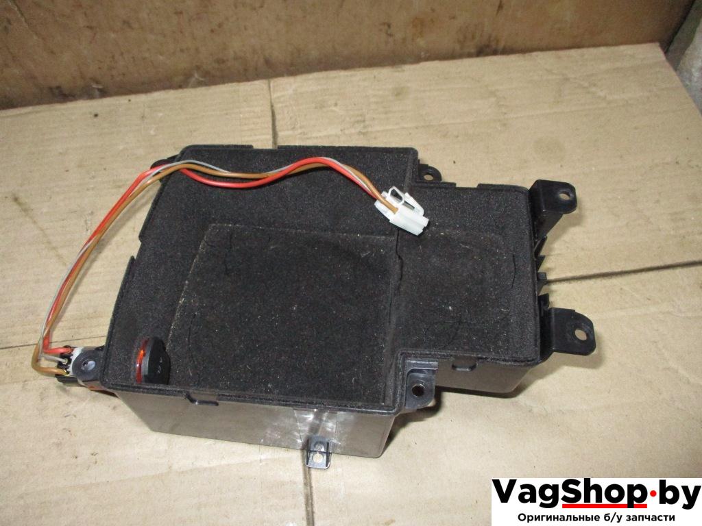 бардачок Audi A4 B8/8K 2009, 1.8 л., TFSI, CDH, бензин, МКПП, черный, седан, передний привод, 8K0864981D - фото №1