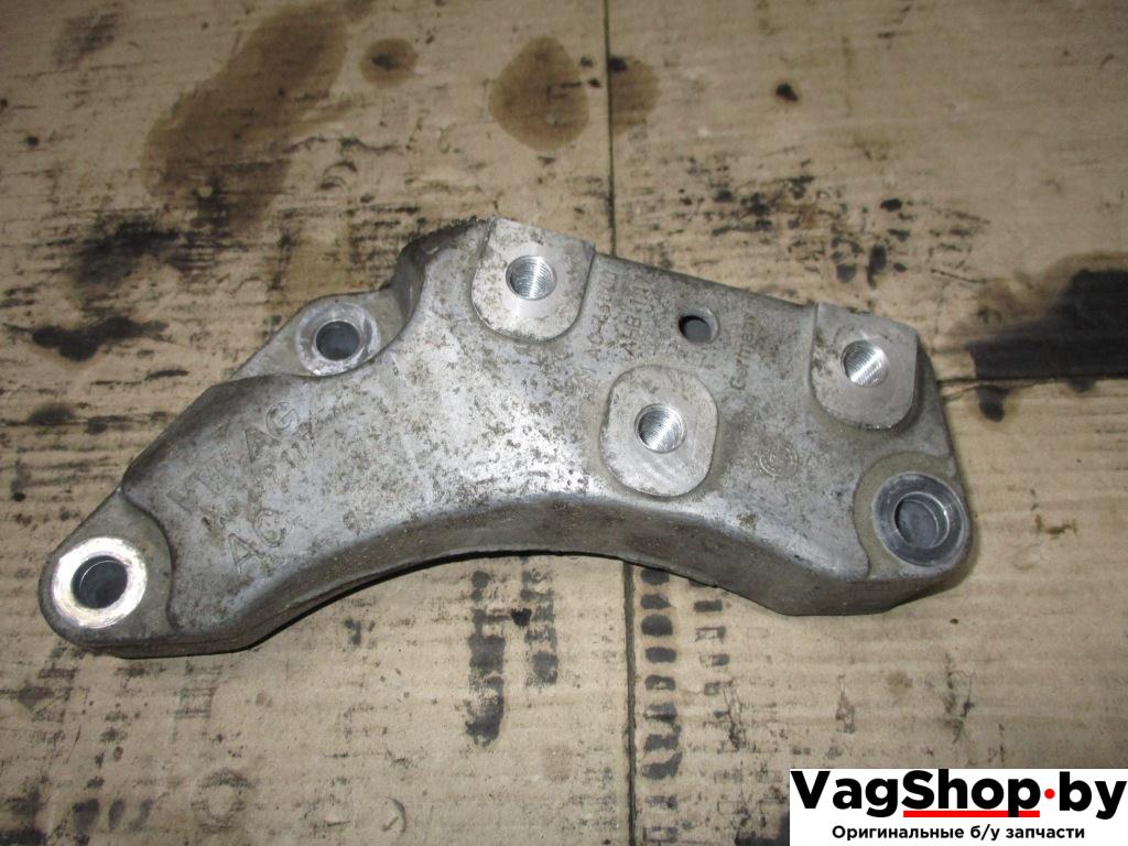 кронштейн КПП Volkswagen Passat B6 2008, 2.0 л., TDi, BMP, дизель, МКПП, черный, универсал, полный привод, 1K0199117AC - фото №1