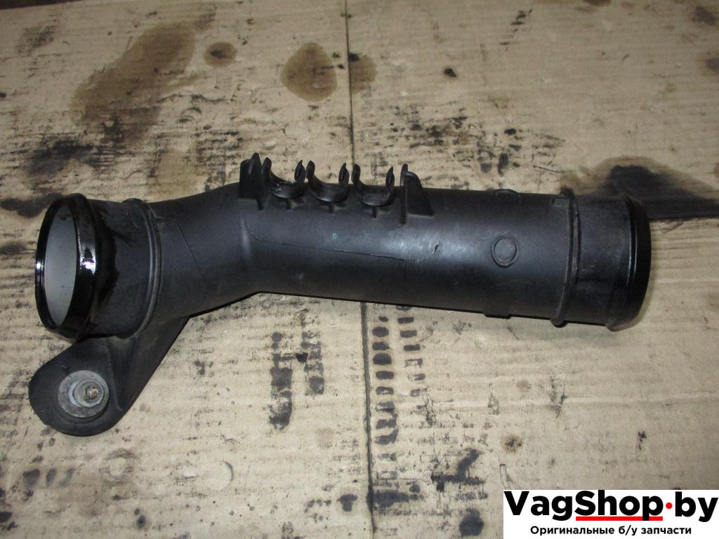 патрубок интеркулера Volkswagen Passat B6 2008, 2.0 л., TDi, BMP, дизель, МКПП, черный, универсал, полный привод, 3C0145770B - фото №1