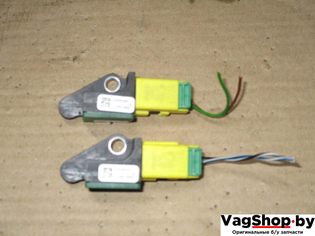 датчик удара Volkswagen Passat B6 2008, 2.0 л., TDi, BMP, дизель, МКПП, черный, универсал, полный привод, 5N0959351 - фото №1