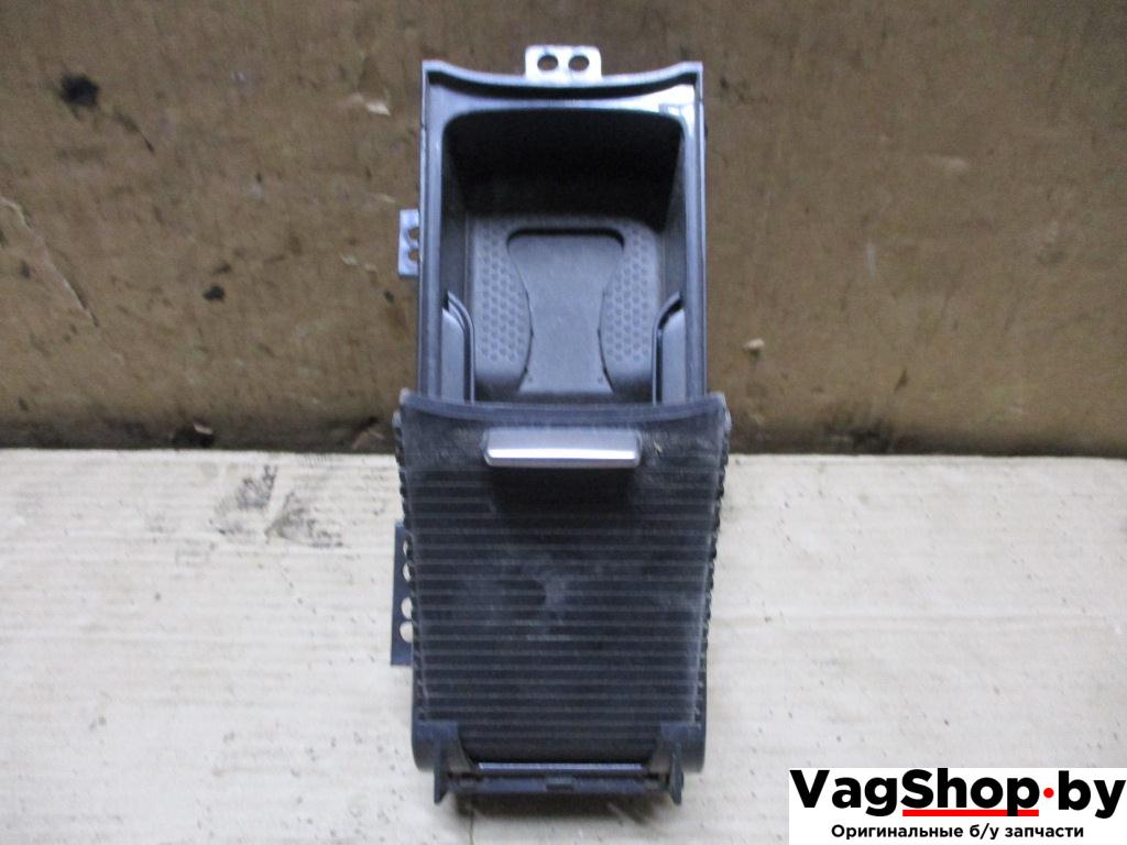 бардачок Volkswagen Golf Plus 1 поколение 2007, 1.9 л., TDi, BLS, дизель, МКПП, сине-зеленый хамелеон, хетчбэк 5 дв., передний привод, 5M0862534D - фото №1