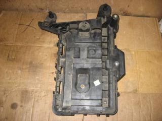 полка аккумулятора Volkswagen Touran 2 2011, 2.0 л., TDi, CFJ, дизель, АКПП, черный, минивэн, передний привод, 1K0915333H