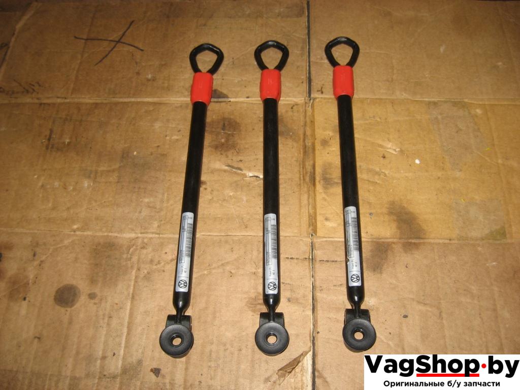 кронштейн (крепление) Volkswagen Touran 2 2011, 2.0 л., TDi, CFJ, дизель, АКПП, черный, минивэн, передний привод, 1T0883501A - фото №1