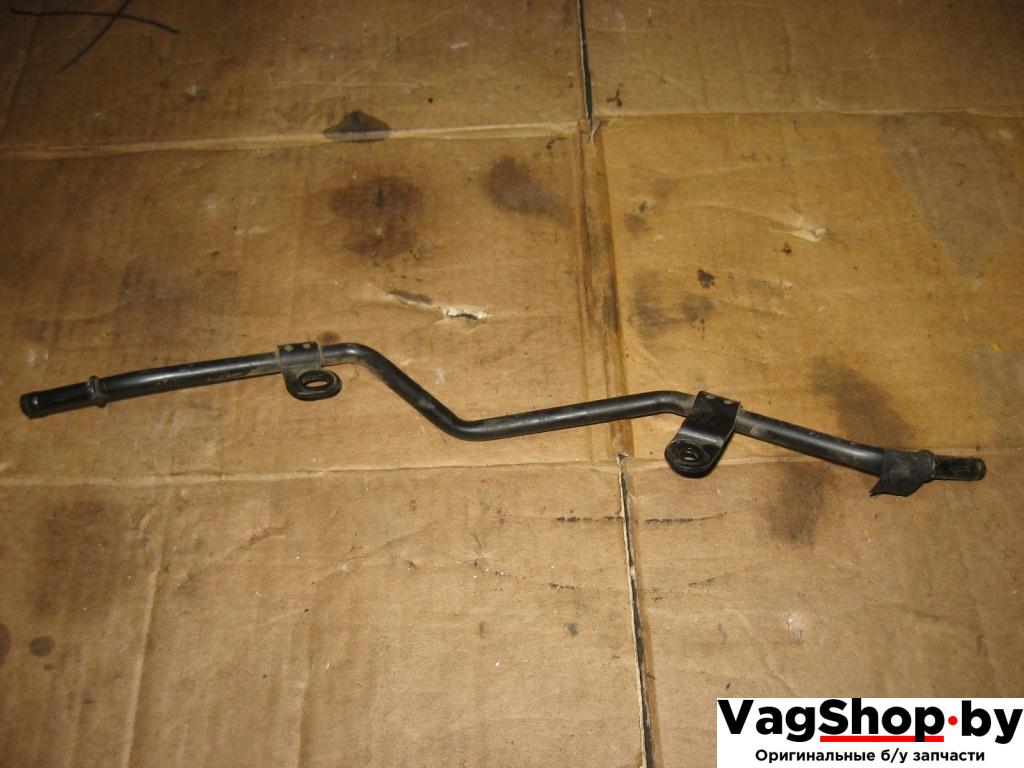 трубка охлаждающей жидкости Volkswagen Touran 2 2011, 2.0 л., TDi, CFJ, дизель, АКПП, черный, минивэн, передний привод, 1K0121070CE - фото №1