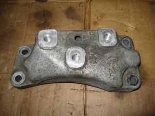 кронштейн КПП Volkswagen Touran 2 2011, 2.0 л., TDi, CFJ, дизель, АКПП, черный, минивэн, передний привод, 1K0199117AM