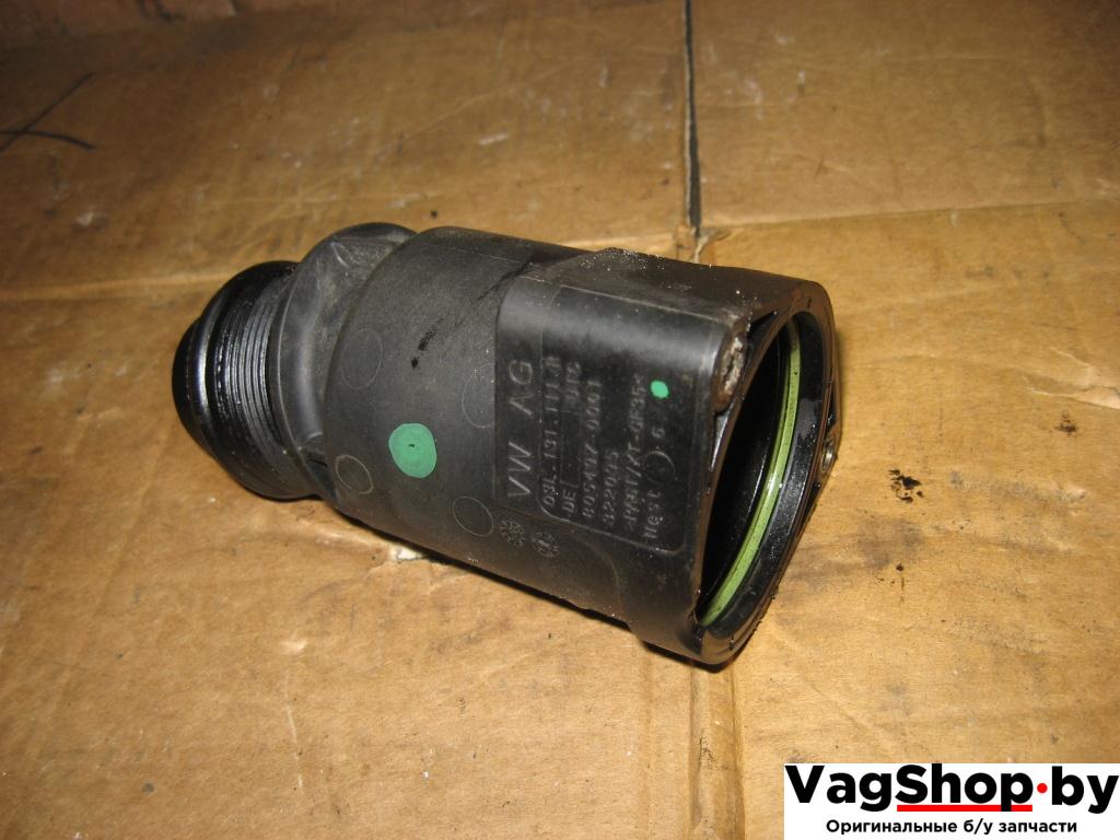 патрубок интеркулера Volkswagen Touran 2 2011, 2.0 л., TDi, CFJ, дизель, АКПП, черный, минивэн, передний привод, 03L131111R - фото №1