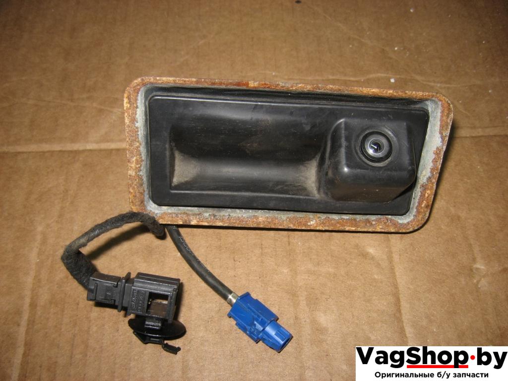 ручка открывания багажника Volkswagen Touran 2 2011, 2.0 л., TDi, CFJ, дизель, АКПП, черный, минивэн, передний привод, 1T0827566 - фото №1