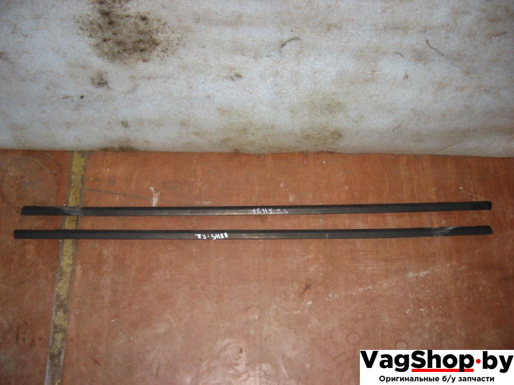 уплотнитель Volkswagen Touran 2 2011, 2.0 л., TDi, CFJ, дизель, АКПП, черный, минивэн, передний привод - фото №1