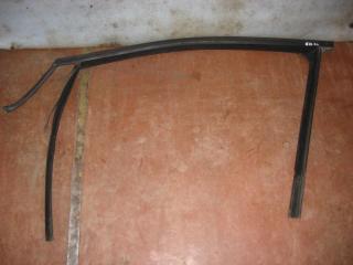 направляющая стекла Volkswagen Touran 2 2011, 2.0 л., TDi, CFJ, дизель, АКПП, черный, минивэн, передний привод, 1T0837431G, 1T0837432G