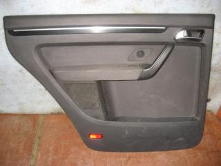 обшивка двери задняя левая Volkswagen Touran 2 2011, 2.0 л., TDi, CFJ, дизель, АКПП, черный, минивэн, передний привод