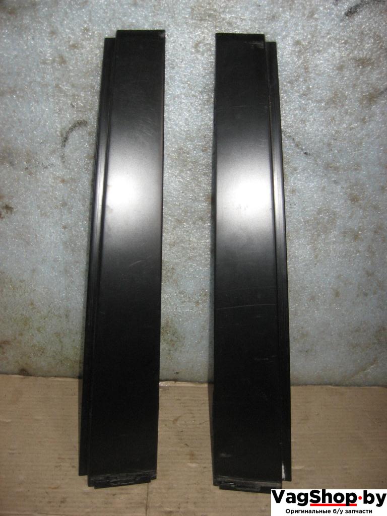 молдинг (накладка кузовная) Volkswagen Touran 2 2011, 2.0 л., TDi, CFJ, дизель, АКПП, черный, минивэн, передний привод, 1T0839889, 1T0839890 - фото №1
