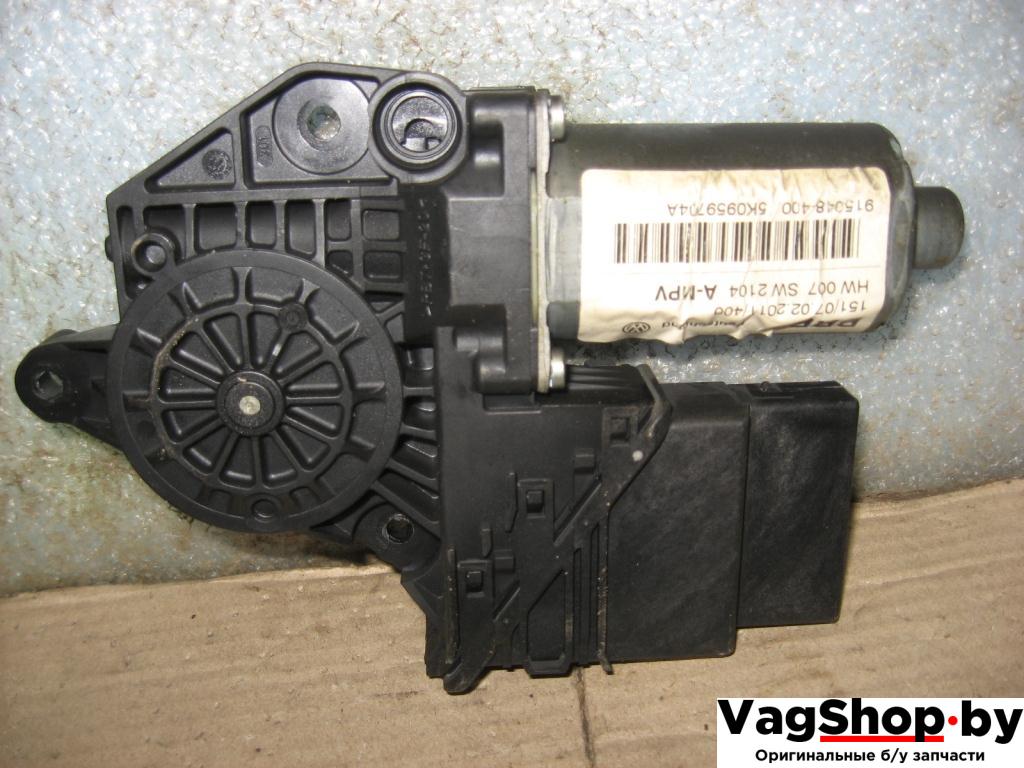 моторчик стеклоподъемника задний правый Volkswagen Touran 2 2011, 2.0 л., TDi, CFJ, дизель, АКПП, черный, минивэн, передний привод, 5K0959704A, 5K0959794 - фото №1