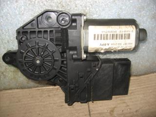 моторчик стеклоподъемника задний правый Volkswagen Touran 2 2011, 2.0 л., TDi, CFJ, дизель, АКПП, черный, минивэн, передний привод, 5K0959704A, 5K0959794