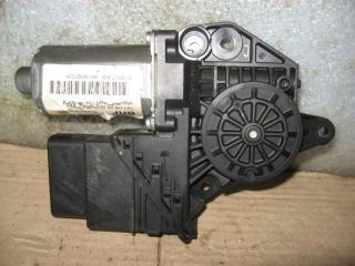 моторчик стеклоподъемника задний левый Volkswagen Touran 2 2011, 2.0 л., TDi, CFJ, дизель, АКПП, черный, минивэн, передний привод, 5K0959703A, 5K0959795