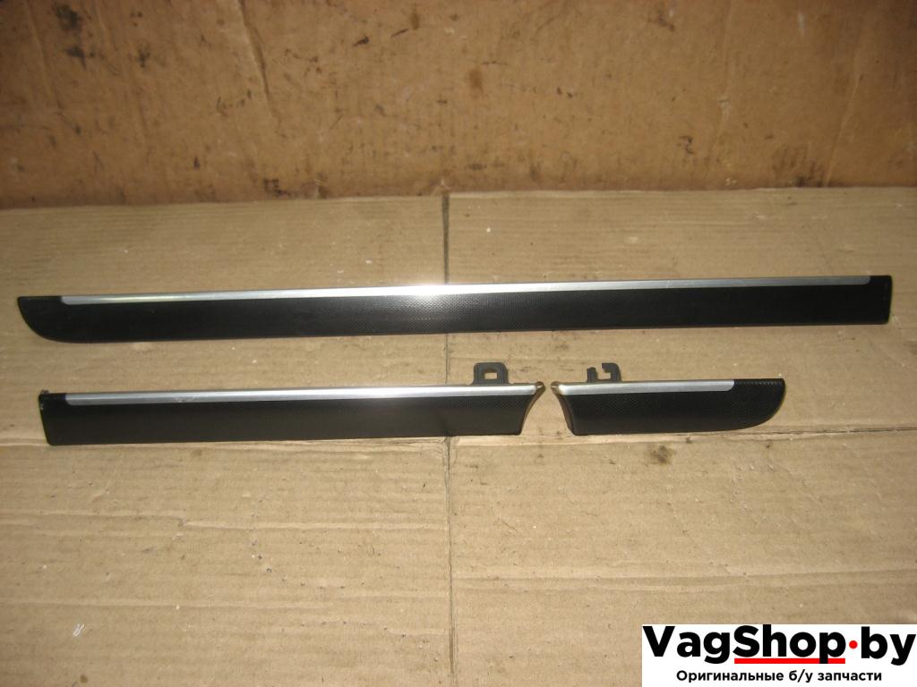 накладка на торпедо (консоль) Volkswagen Touran 2 2011, 2.0 л., TDi, CFJ, дизель, АКПП, черный, минивэн, передний привод, 1T1858415C, 1T1858417C, 1T1858418C - фото №1